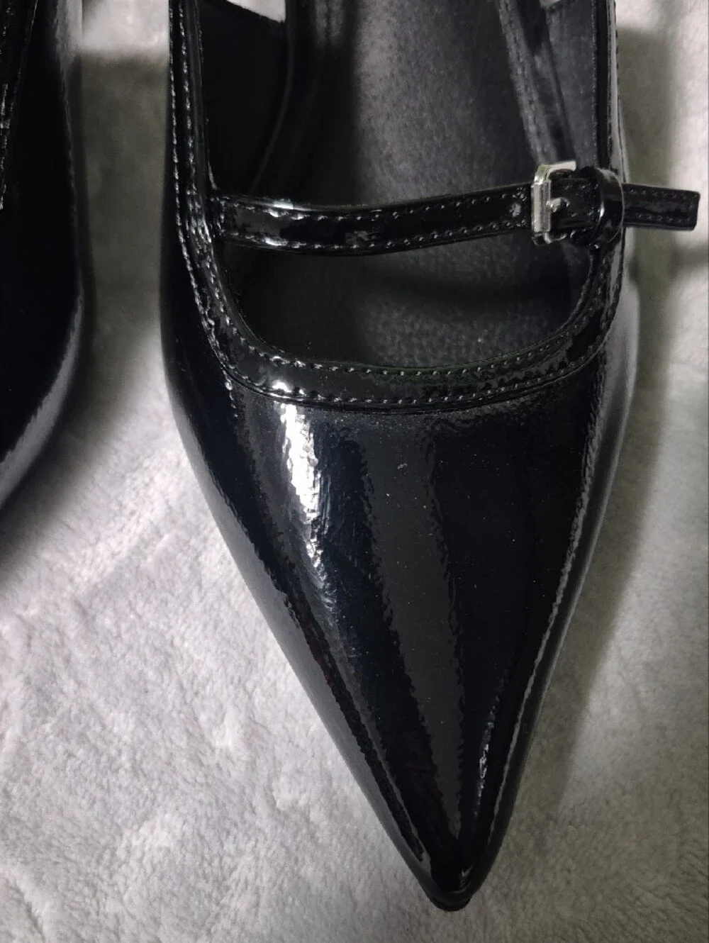 No Boundaries Black Patent Shiny Pointed-Toe Slingback Kitten Heel